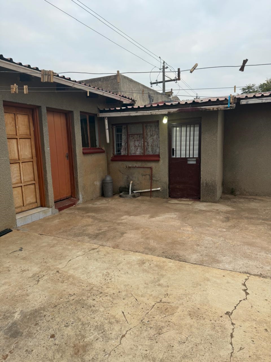 2 Bedroom Property for Sale in Tsakane Gauteng