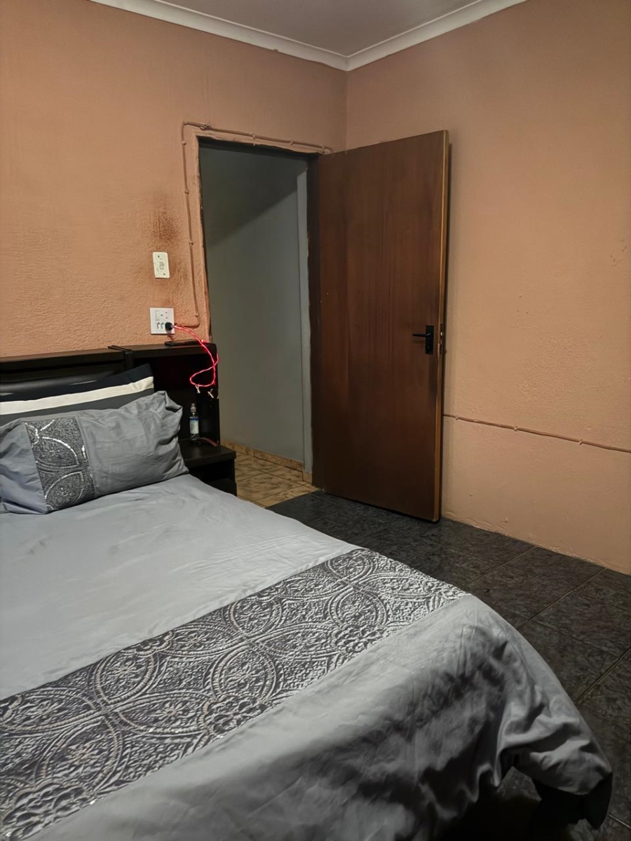 2 Bedroom Property for Sale in Tsakane Gauteng