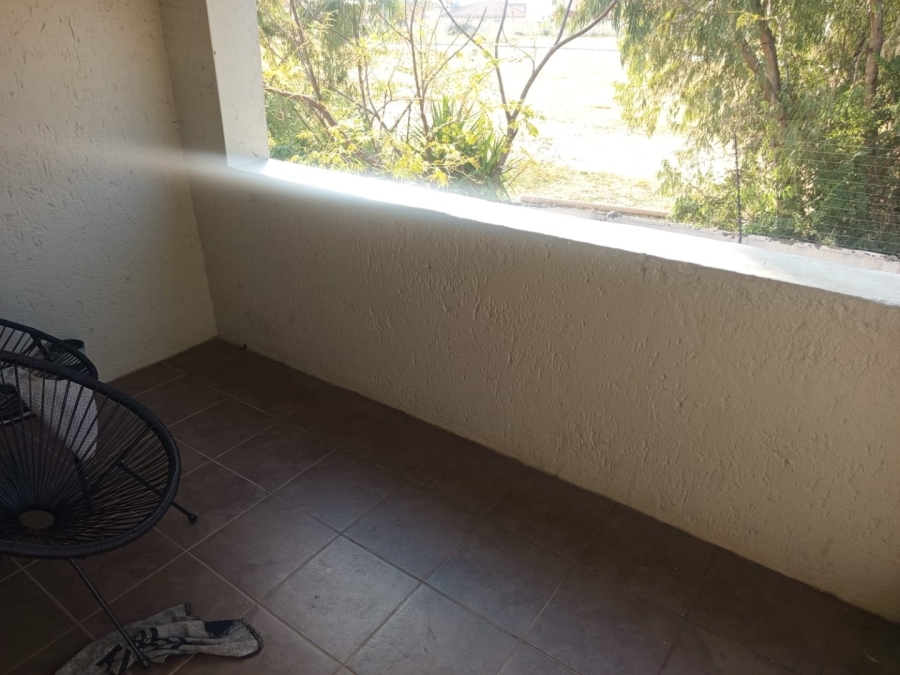 To Let 2 Bedroom Property for Rent in Vorna Valley Gauteng