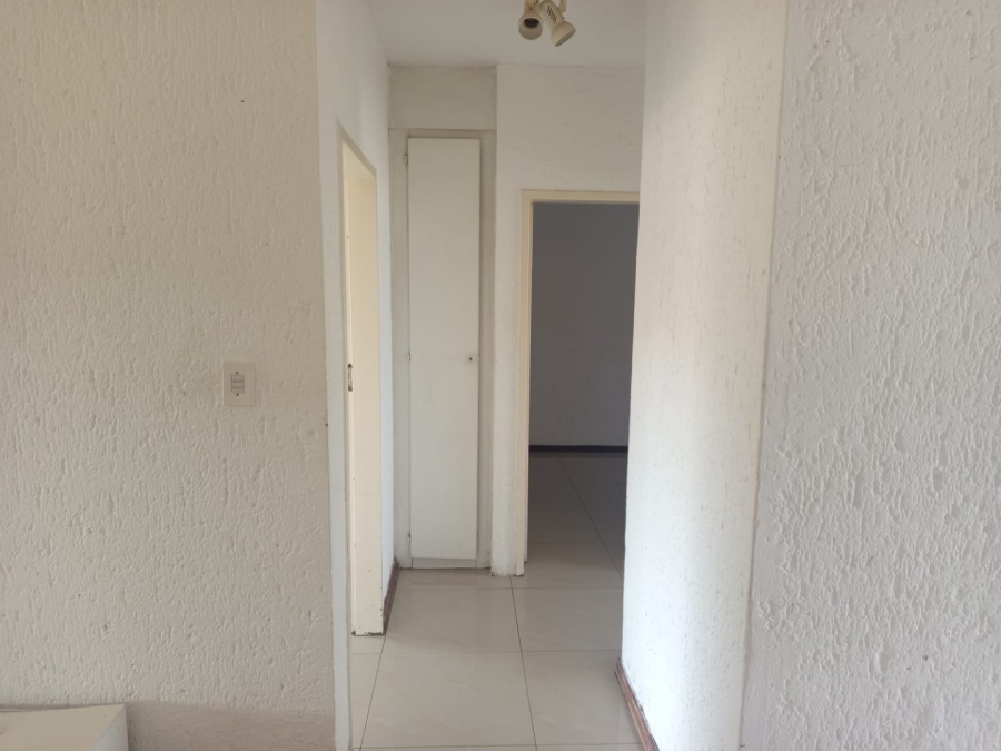 To Let 2 Bedroom Property for Rent in Vorna Valley Gauteng