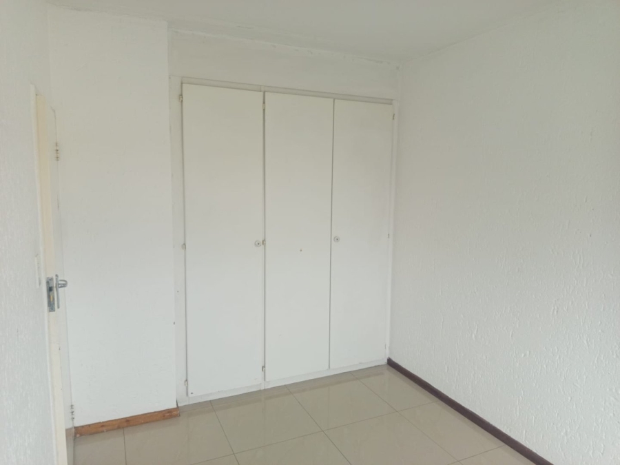 To Let 2 Bedroom Property for Rent in Vorna Valley Gauteng