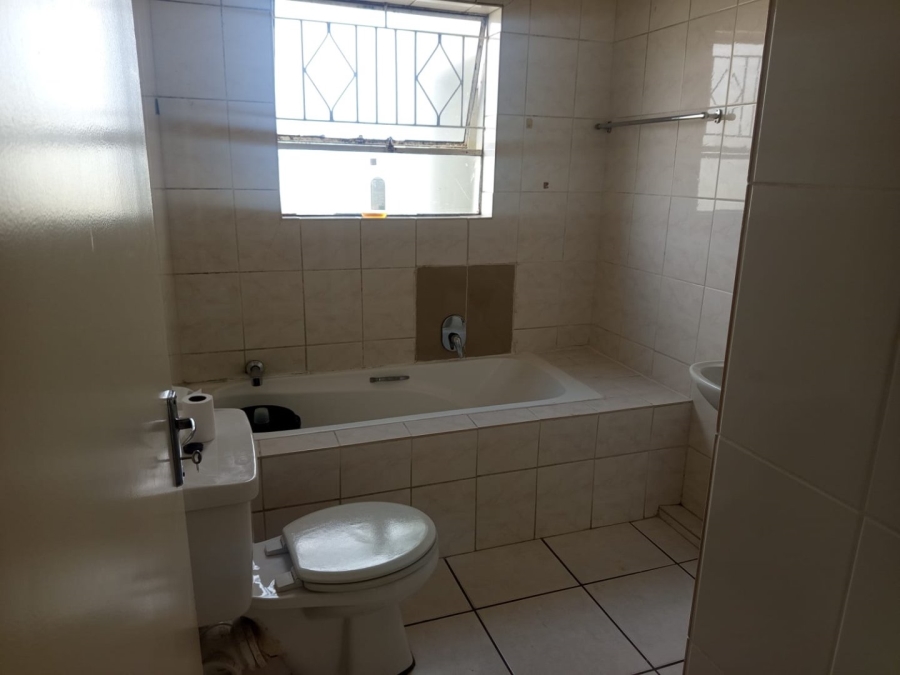 To Let 2 Bedroom Property for Rent in Vorna Valley Gauteng