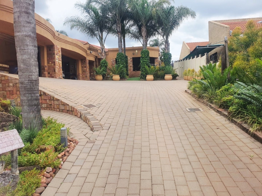  Bedroom Property for Sale in Erasmia Gauteng