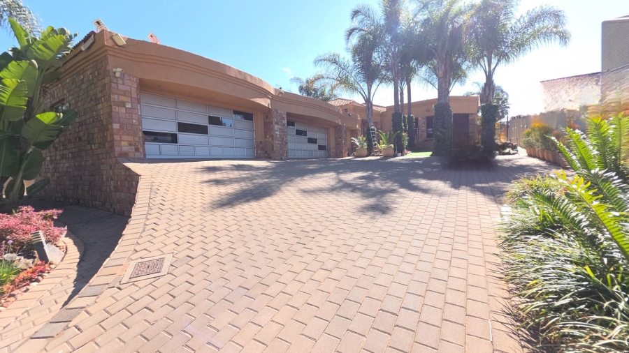  Bedroom Property for Sale in Erasmia Gauteng