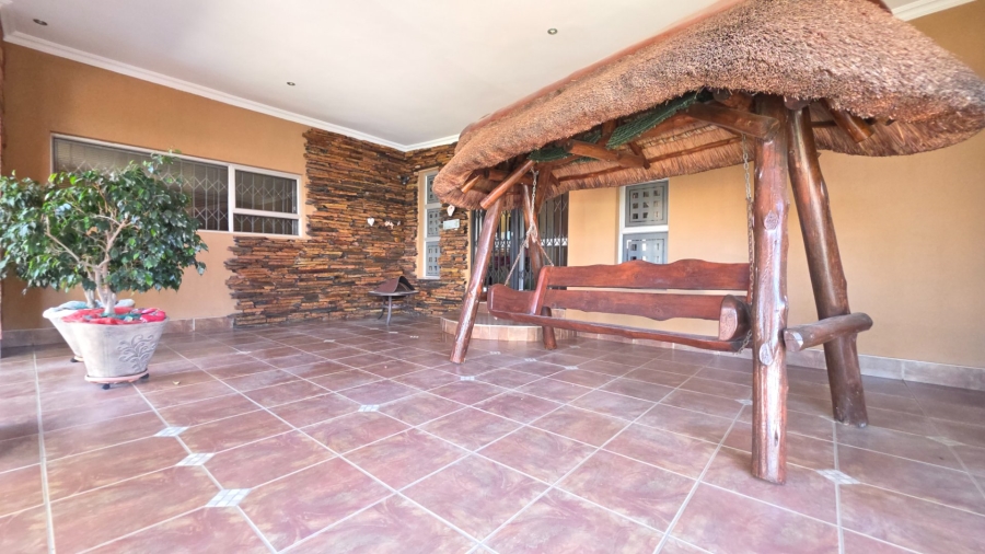  Bedroom Property for Sale in Erasmia Gauteng