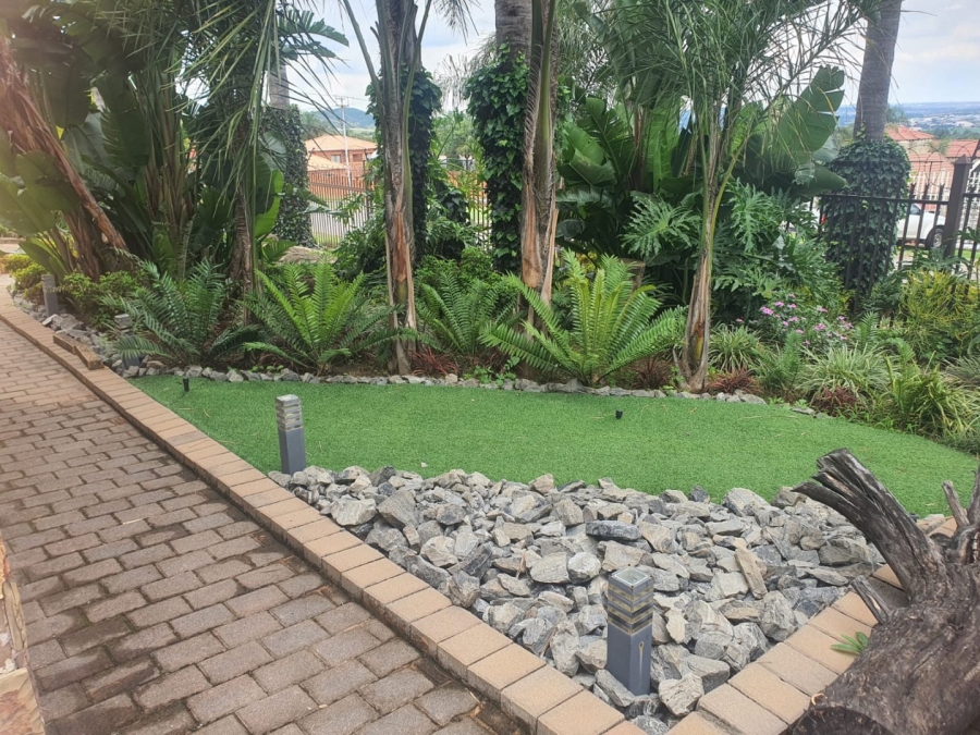  Bedroom Property for Sale in Erasmia Gauteng