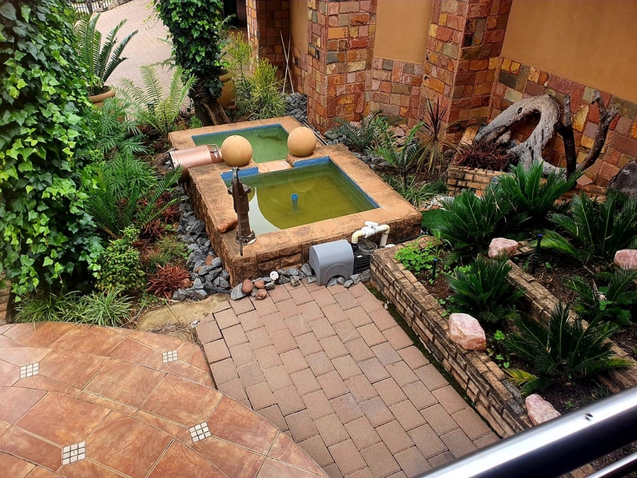  Bedroom Property for Sale in Erasmia Gauteng
