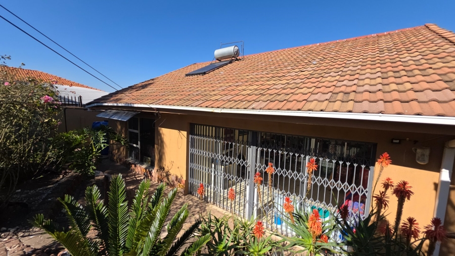  Bedroom Property for Sale in Erasmia Gauteng