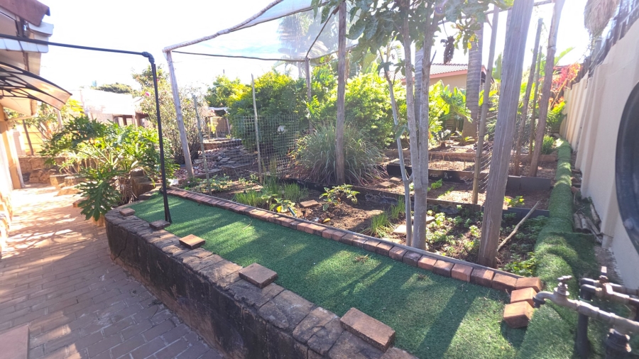  Bedroom Property for Sale in Erasmia Gauteng