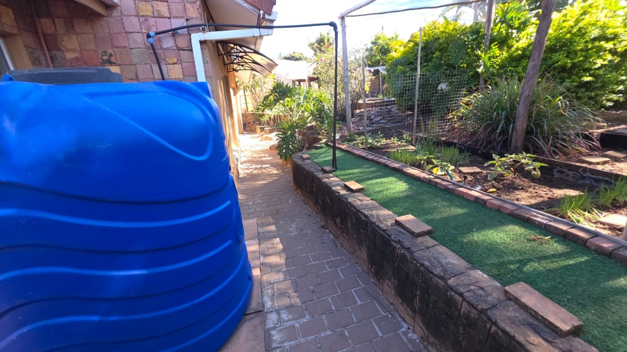  Bedroom Property for Sale in Erasmia Gauteng