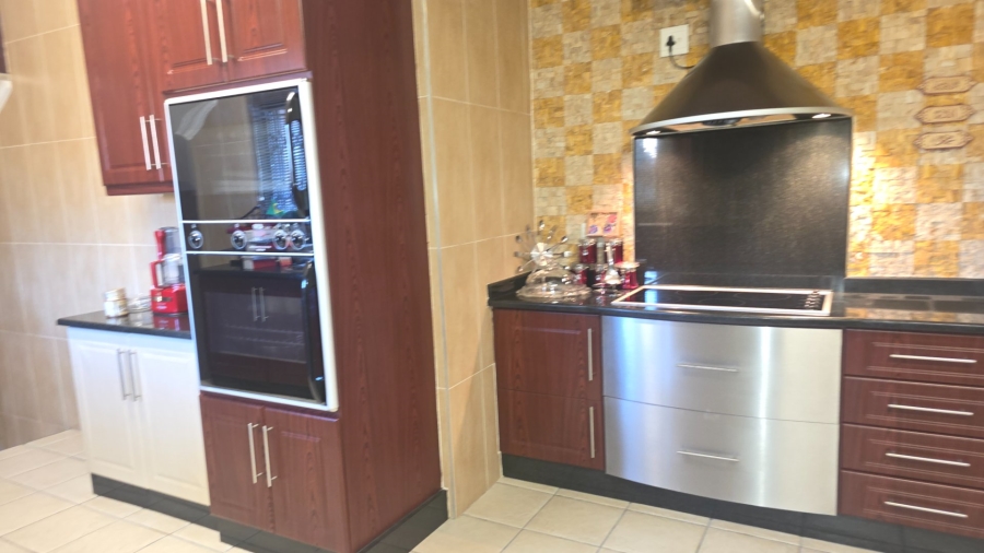  Bedroom Property for Sale in Erasmia Gauteng