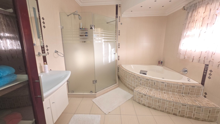  Bedroom Property for Sale in Erasmia Gauteng