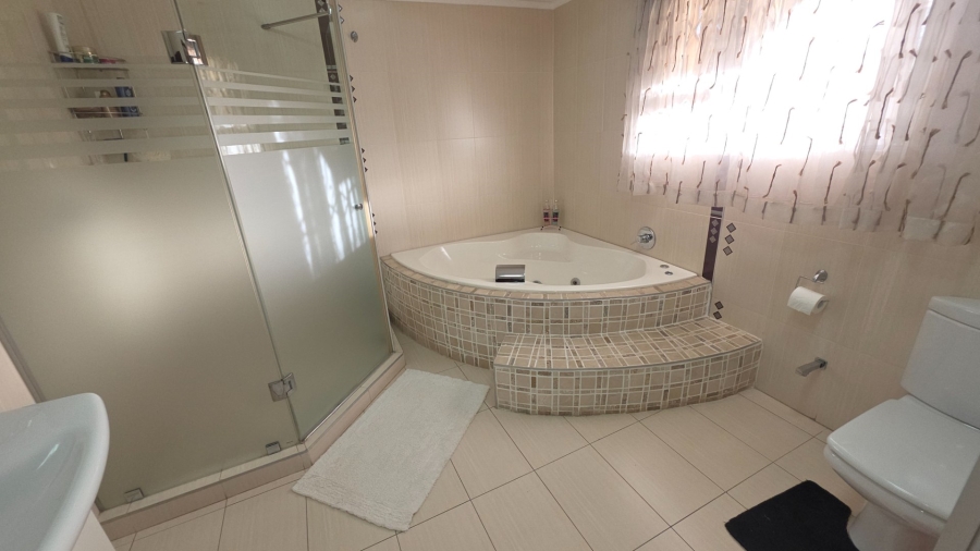  Bedroom Property for Sale in Erasmia Gauteng