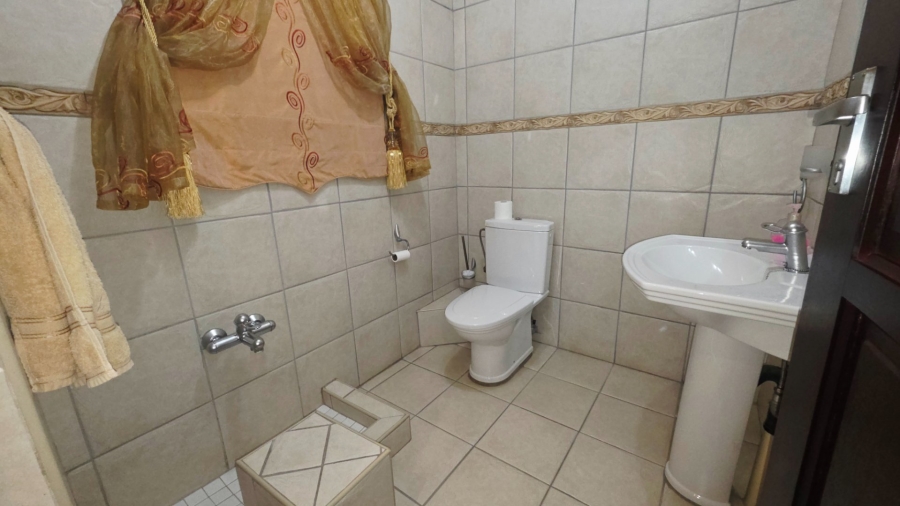  Bedroom Property for Sale in Erasmia Gauteng