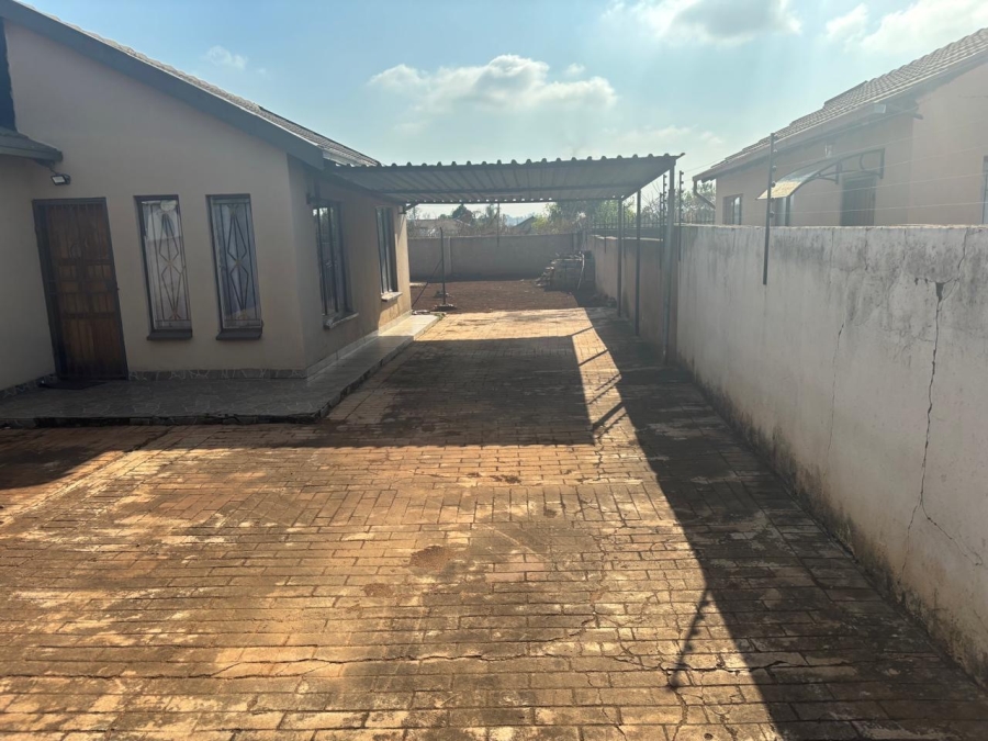 To Let 2 Bedroom Property for Rent in Soshanguve XX Gauteng