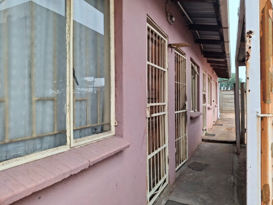 6 Bedroom Property for Sale in Van Dyk Park Gauteng