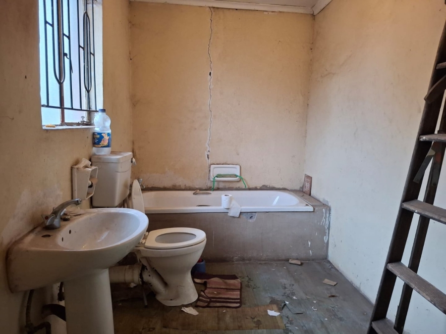 6 Bedroom Property for Sale in Van Dyk Park Gauteng