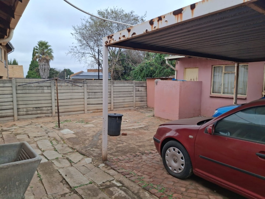 6 Bedroom Property for Sale in Van Dyk Park Gauteng