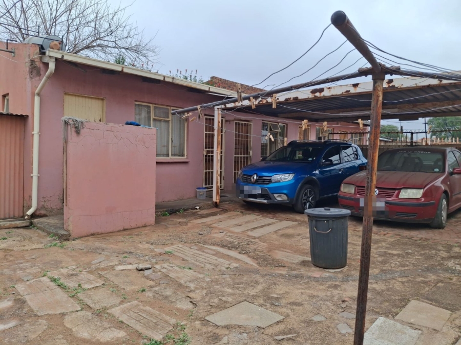 6 Bedroom Property for Sale in Van Dyk Park Gauteng