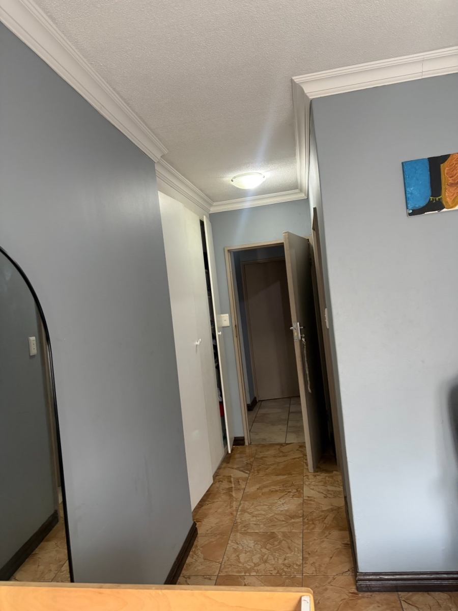 To Let 2 Bedroom Property for Rent in Grand Central Gauteng