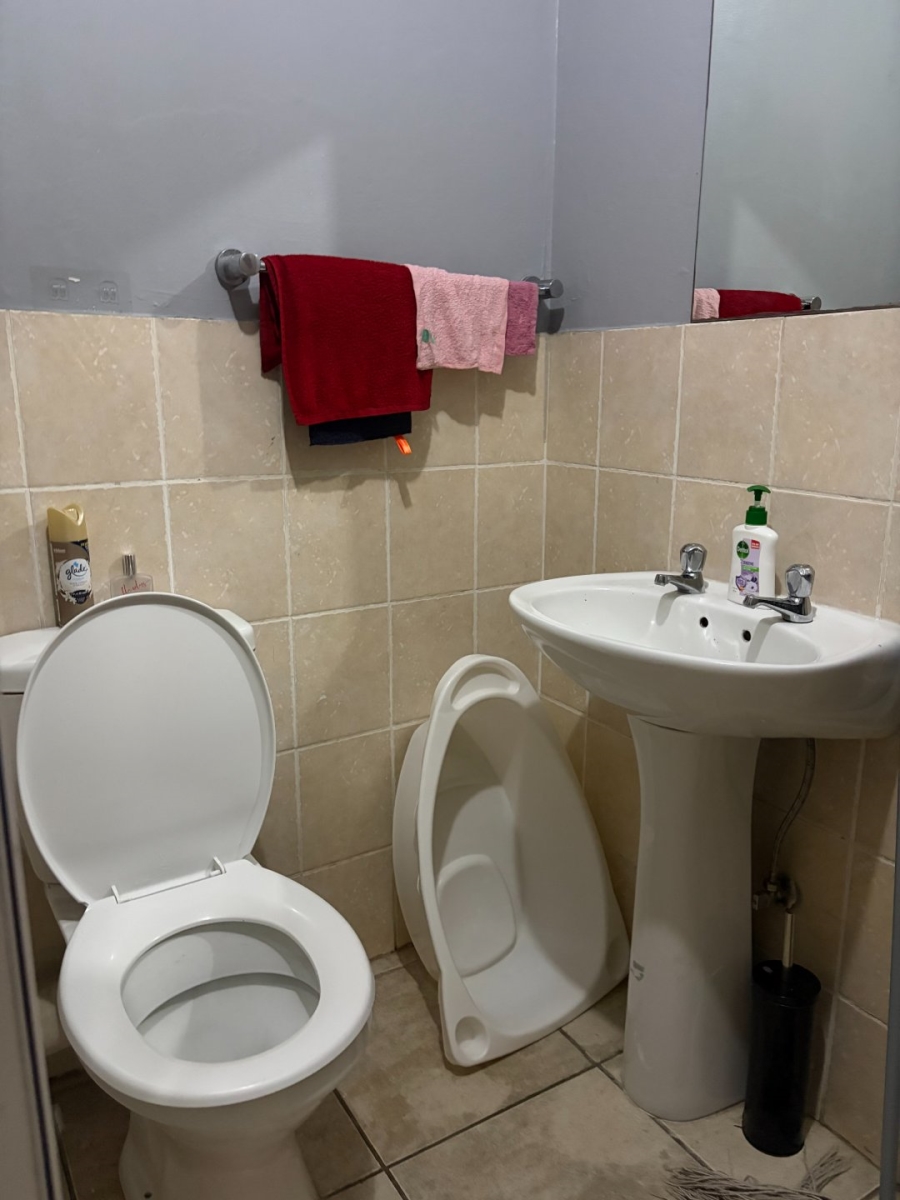To Let 2 Bedroom Property for Rent in Grand Central Gauteng
