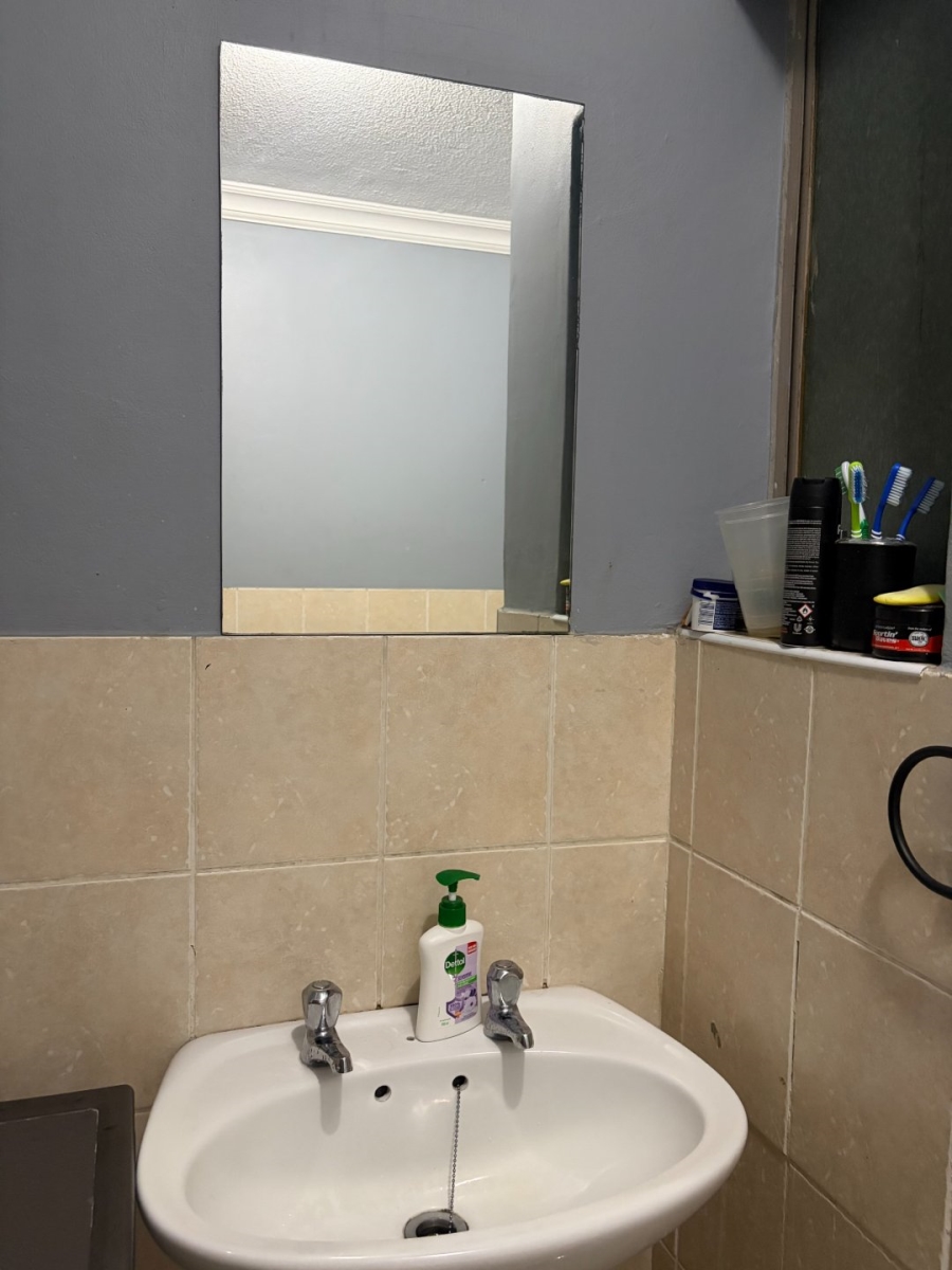 To Let 2 Bedroom Property for Rent in Grand Central Gauteng