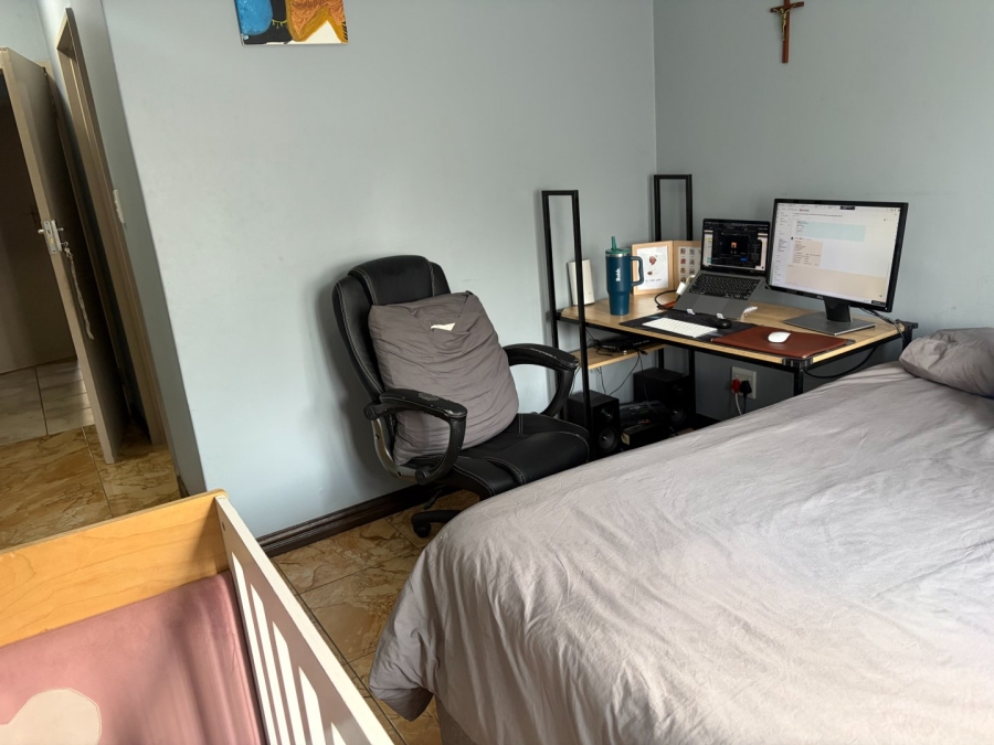 To Let 2 Bedroom Property for Rent in Grand Central Gauteng