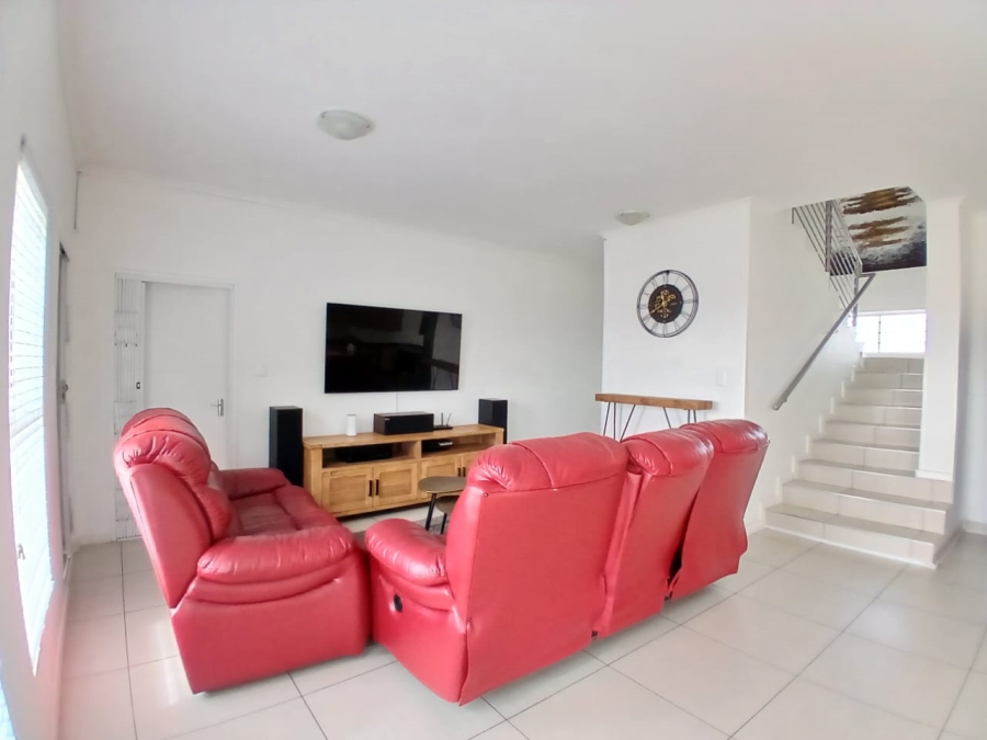 To Let 3 Bedroom Property for Rent in Blue Hills Gauteng