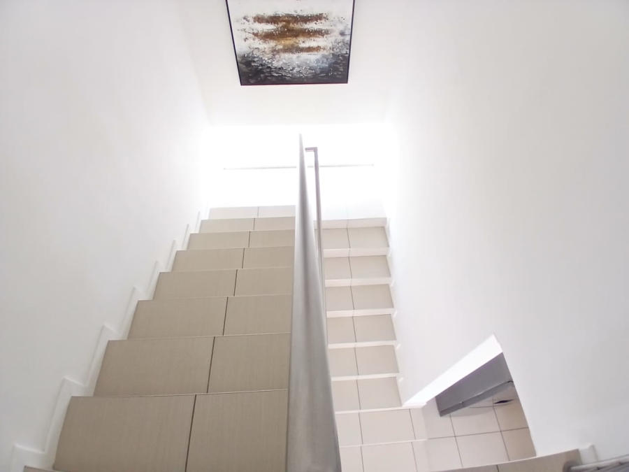 To Let 3 Bedroom Property for Rent in Blue Hills Gauteng