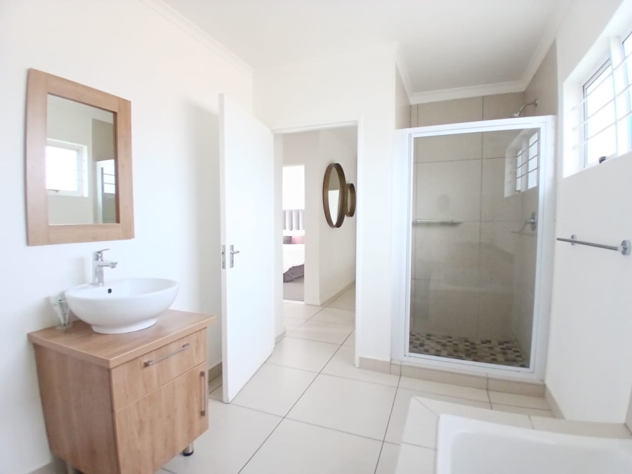 To Let 3 Bedroom Property for Rent in Blue Hills Gauteng