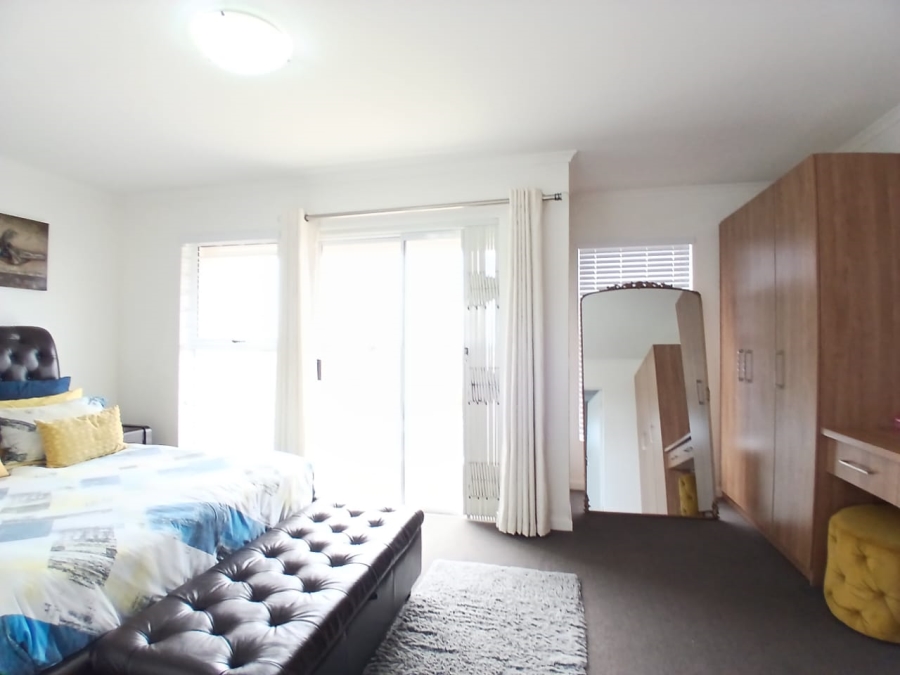 To Let 3 Bedroom Property for Rent in Blue Hills Gauteng