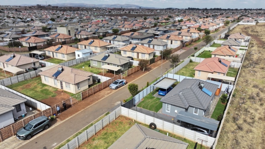 3 Bedroom Property for Sale in Alrode Gauteng