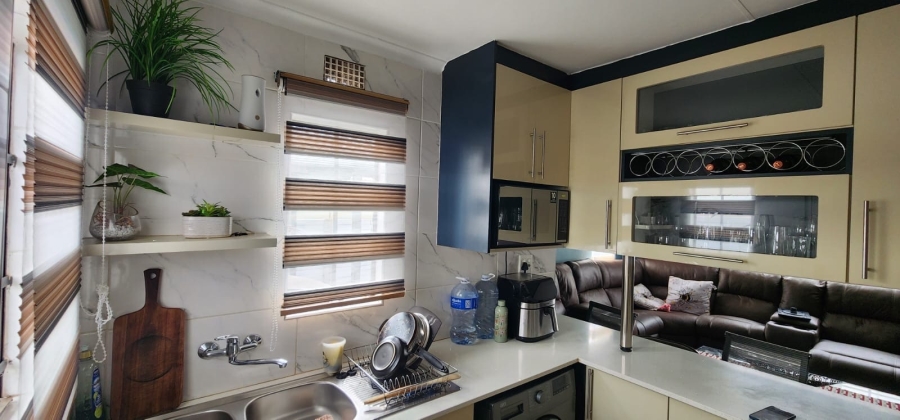3 Bedroom Property for Sale in Alrode Gauteng