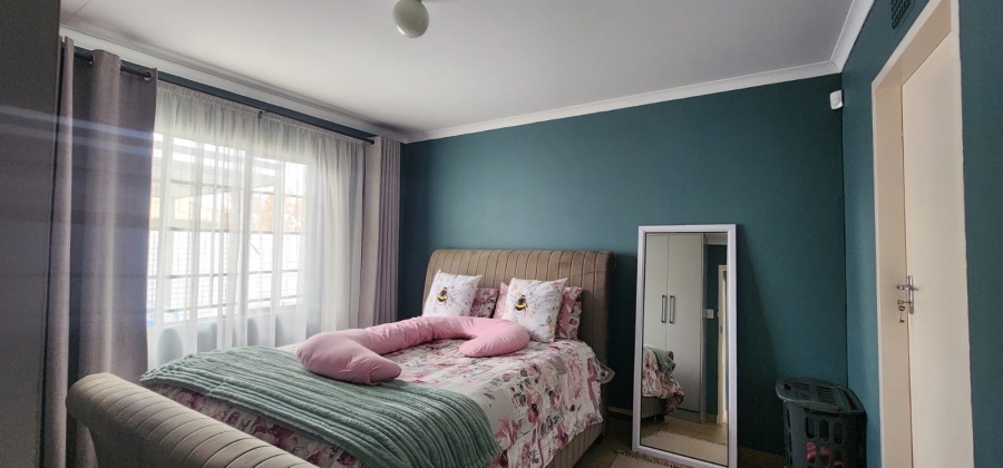 3 Bedroom Property for Sale in Alrode Gauteng