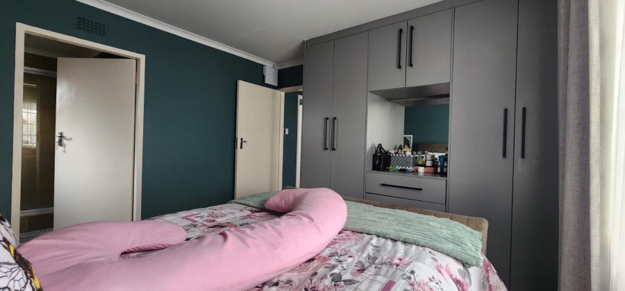 3 Bedroom Property for Sale in Alrode Gauteng