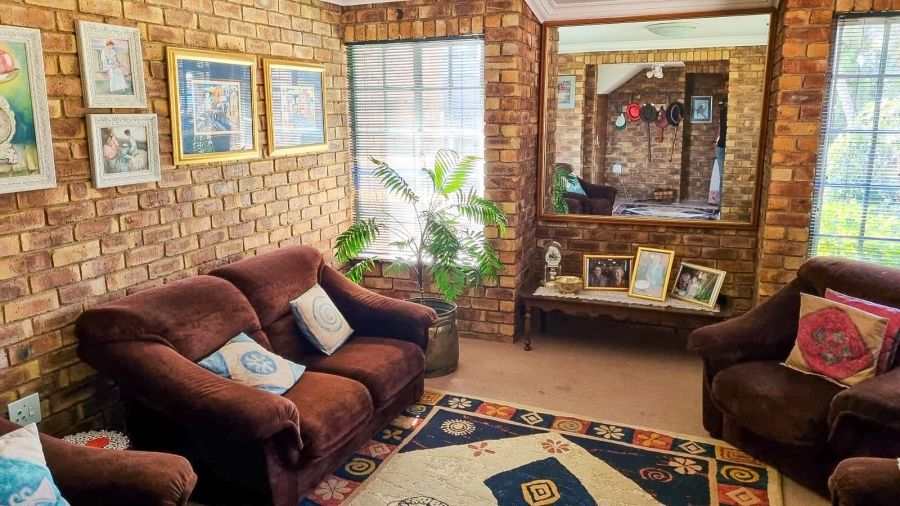 5 Bedroom Property for Sale in Montana Park Gauteng