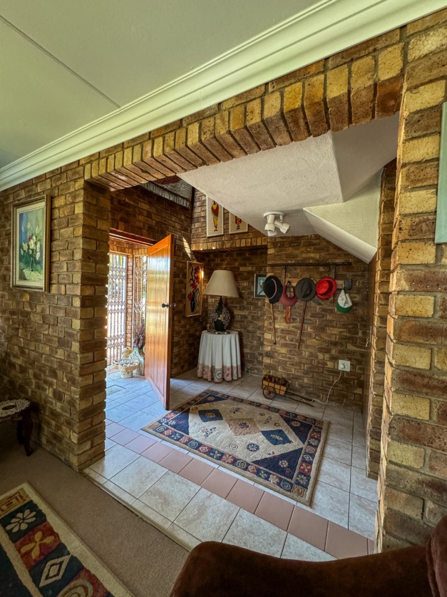 5 Bedroom Property for Sale in Montana Park Gauteng