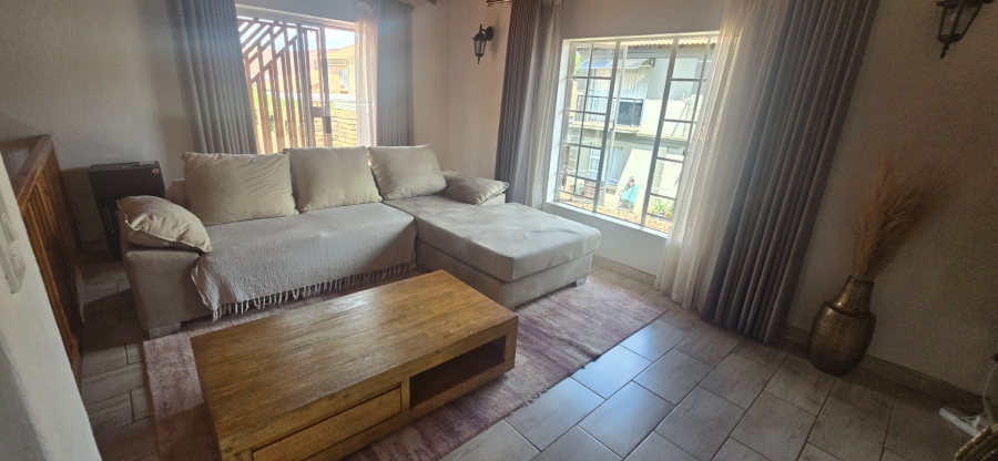 2 Bedroom Property for Sale in Magalieskruin Gauteng