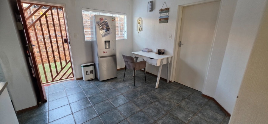 2 Bedroom Property for Sale in Magalieskruin Gauteng
