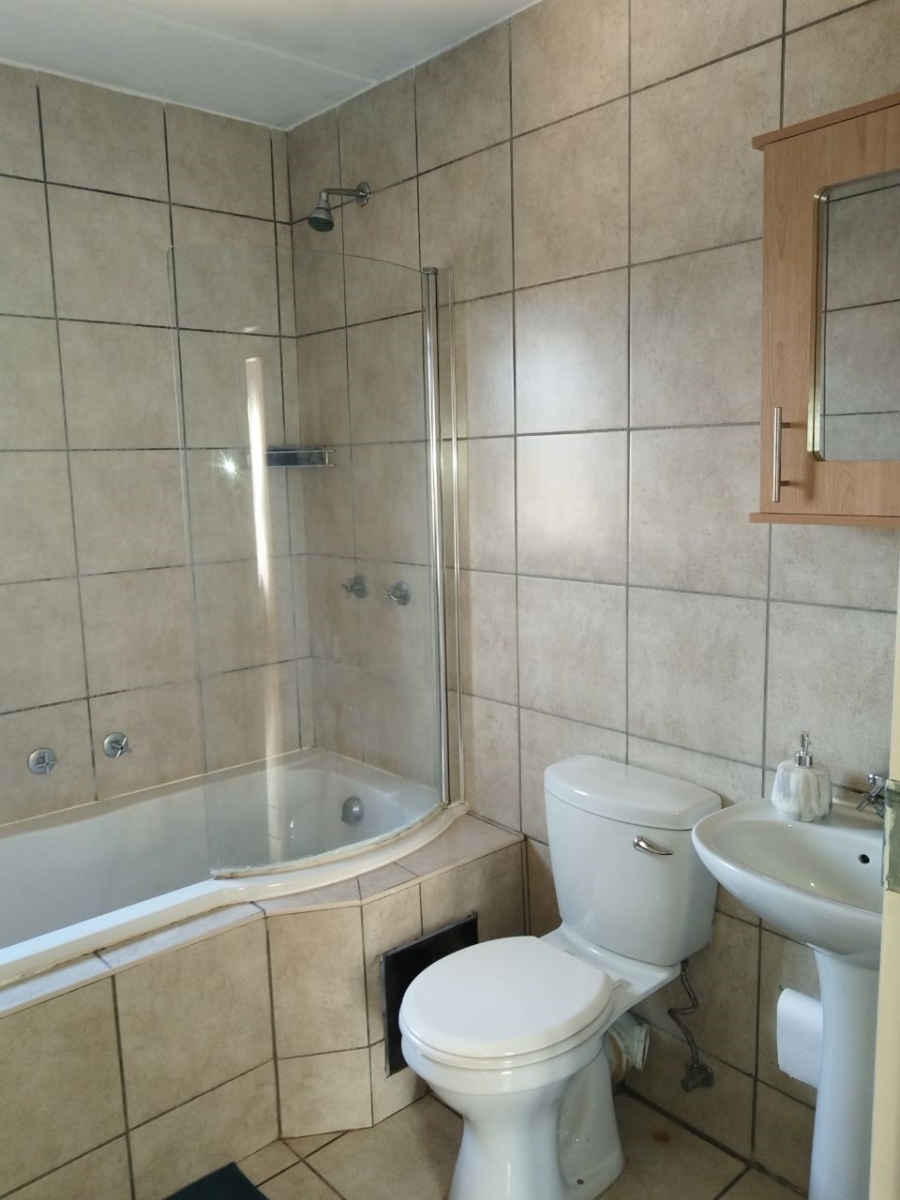 To Let 2 Bedroom Property for Rent in Olympus AH Gauteng