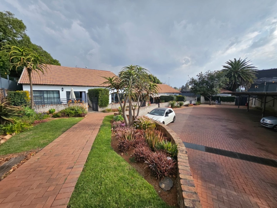 To Let 2 Bedroom Property for Rent in Bedfordview Gauteng