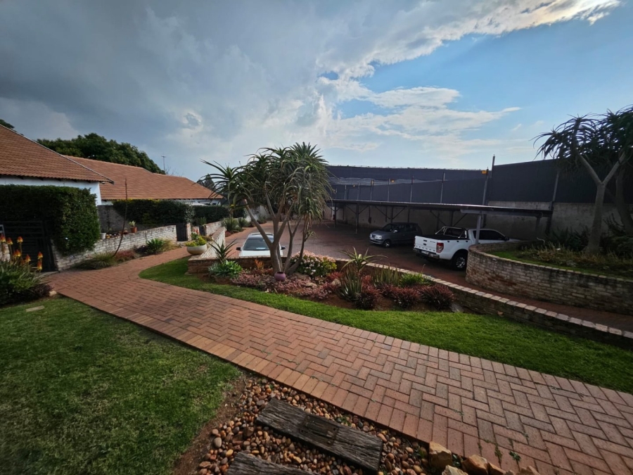 To Let 2 Bedroom Property for Rent in Bedfordview Gauteng