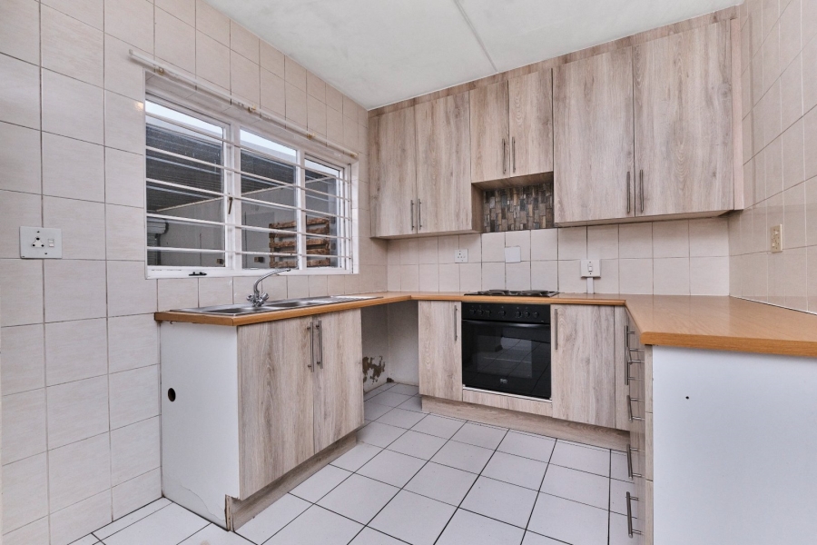 2 Bedroom Property for Sale in Radiokop Gauteng