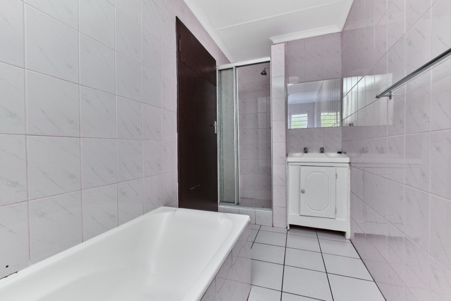 2 Bedroom Property for Sale in Radiokop Gauteng