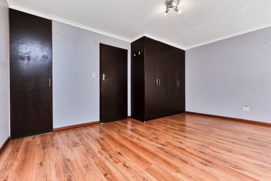 2 Bedroom Property for Sale in Radiokop Gauteng