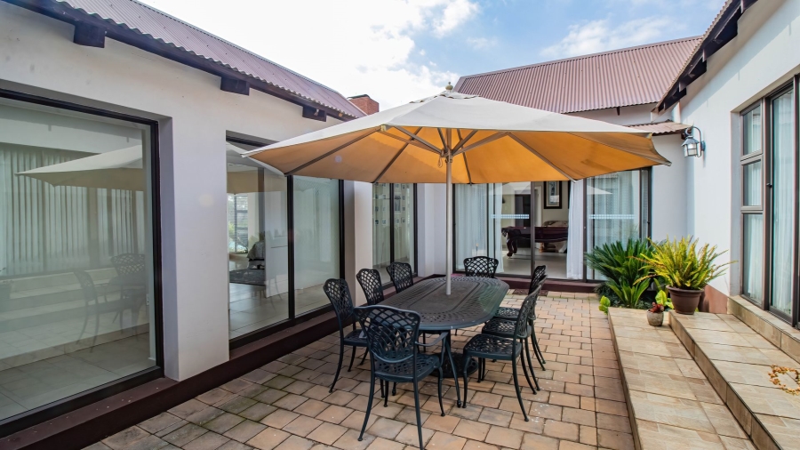 4 Bedroom Property for Sale in Blue Saddle Ranches Gauteng