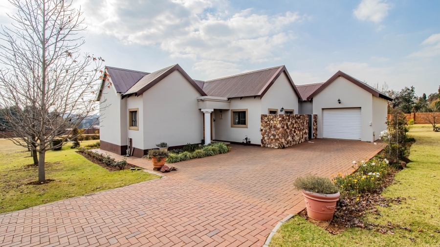 4 Bedroom Property for Sale in Blue Saddle Ranches Gauteng