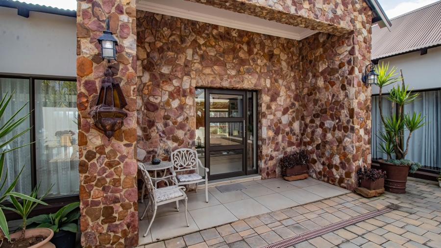 4 Bedroom Property for Sale in Blue Saddle Ranches Gauteng
