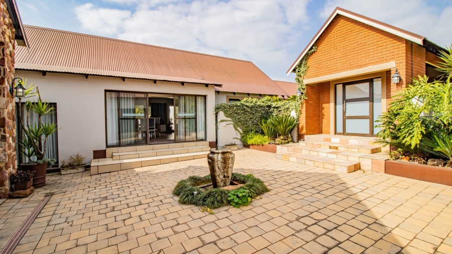 4 Bedroom Property for Sale in Blue Saddle Ranches Gauteng