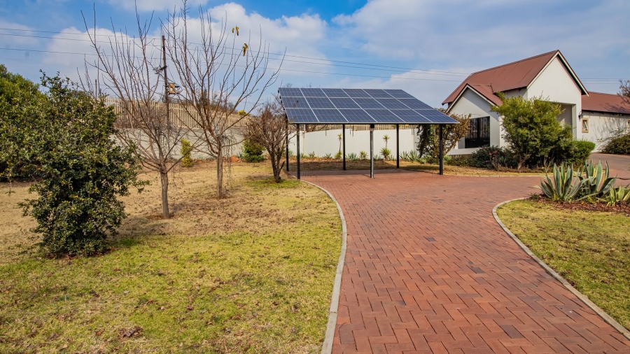 4 Bedroom Property for Sale in Blue Saddle Ranches Gauteng